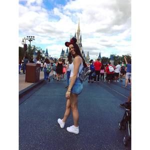 Meet your Posher, Danielle